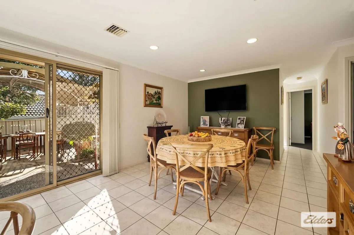 24 Peacock Avenue — photo 7 of 28