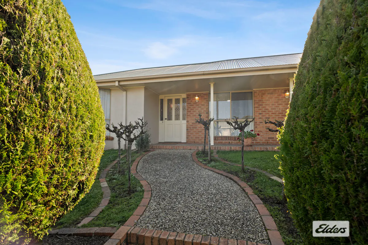 24 Peacock Avenue — photo 3 of 28