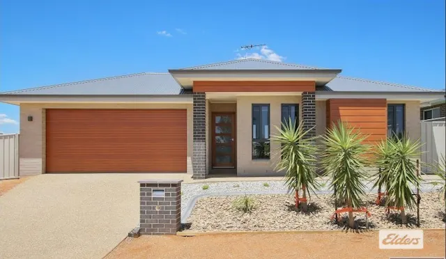 15 Stockman Circuit — photo from Elders Real Estate Albury/Wodonga