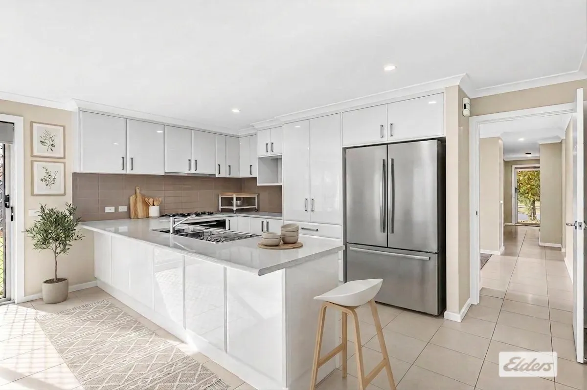 14 Charlton Road — photo 3 of 10
