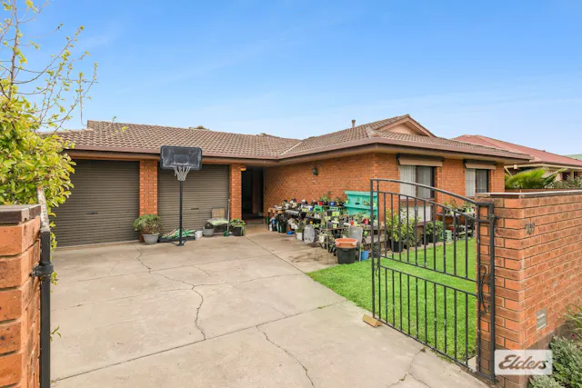 509 Iluka Crescent — photo from Elders Real Estate Albury/Wodonga