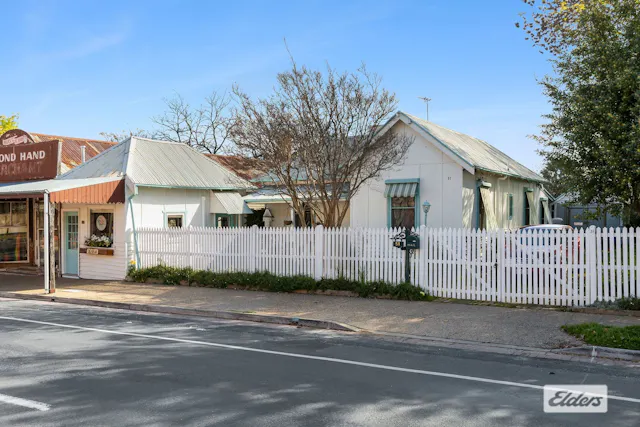51 Main Street — photo from Elders Real Estate Albury/Wodonga