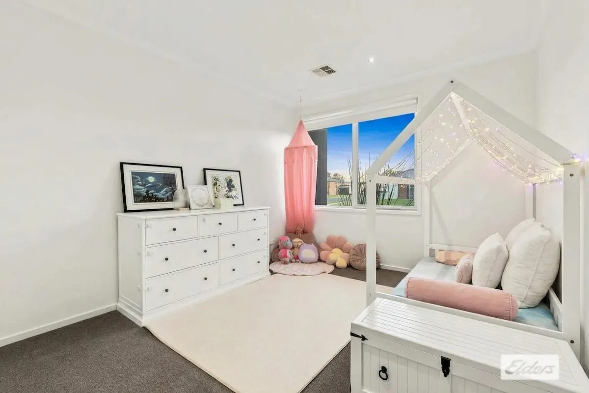 19 Strickland Street — photo 10 of 19