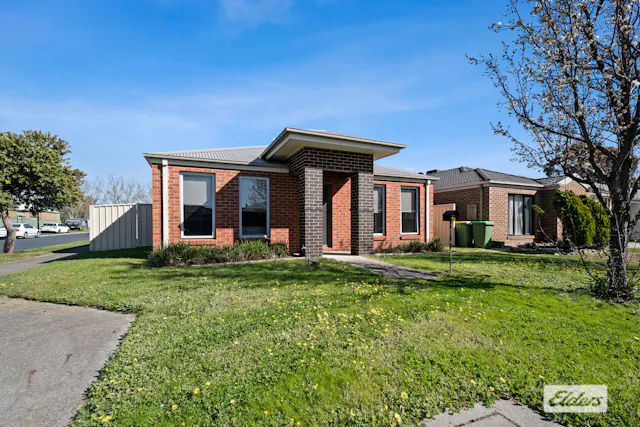 13 Inwood Crescent — photo from Elders Real Estate Albury/Wodonga