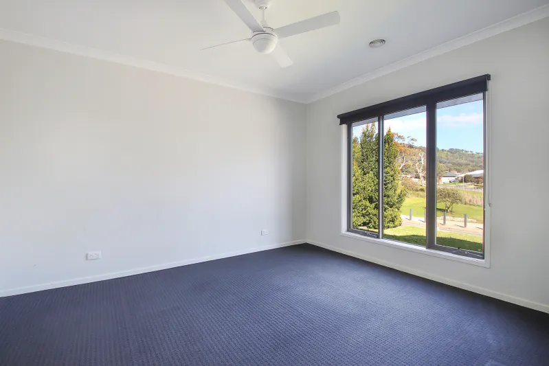 26 Ashburton Circuit — photo 4 of 9