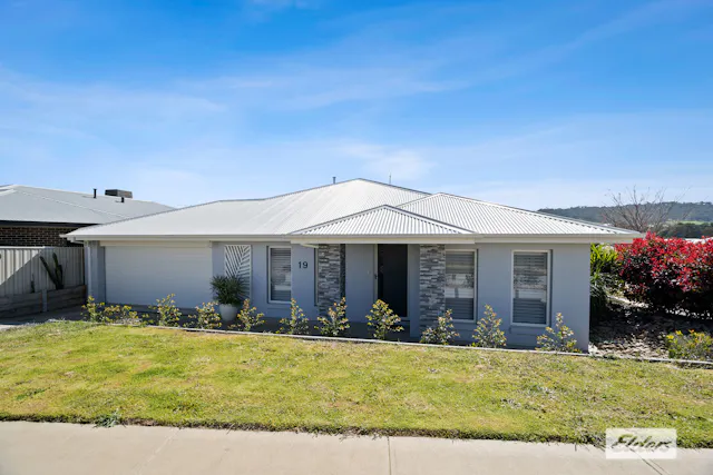 19 Loames Street — photo from Elders Real Estate Albury/Wodonga