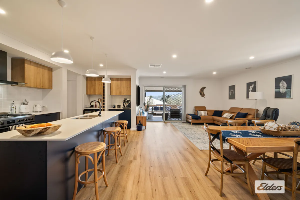 19 Loames Street — photo 12 of 30