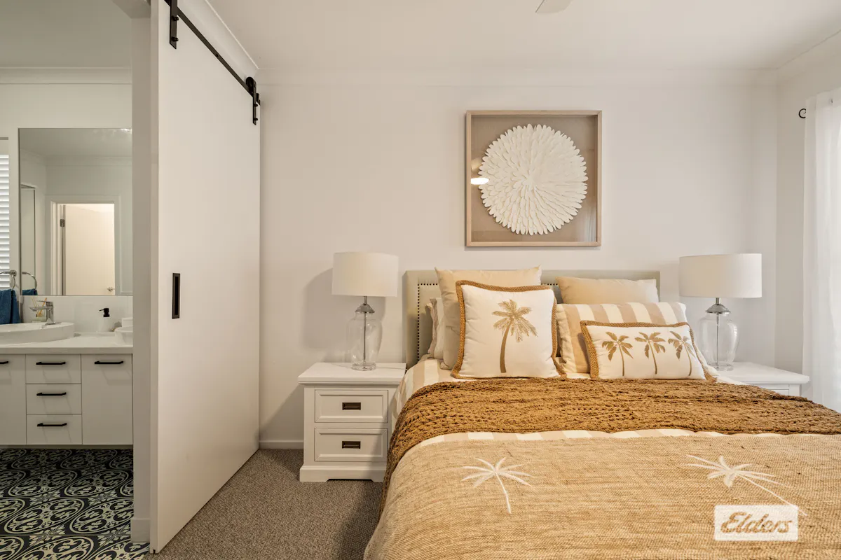 19 Loames Street — photo 6 of 30