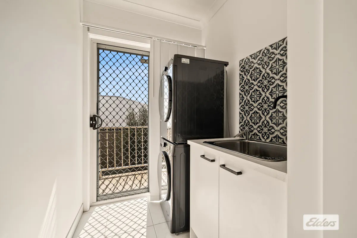 19 Loames Street — photo 20 of 30