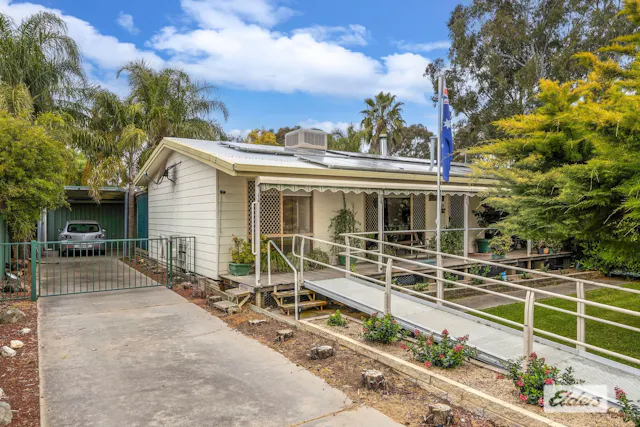 130 Hammer Street — photo from Elders Real Estate Albury/Wodonga