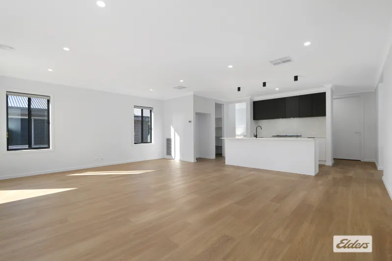 7 Shea Street — photo 2 of 9