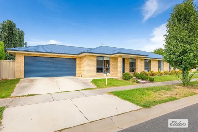20 Inwood Crescent — photo from Elders Real Estate Albury/Wodonga