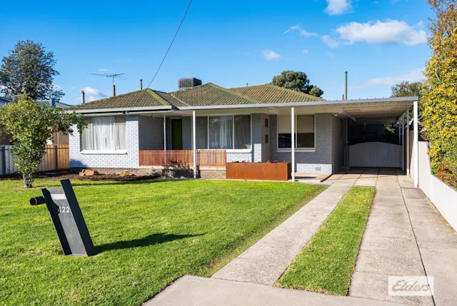 422 Bownds Street — photo from Elders Real Estate Albury/Wodonga