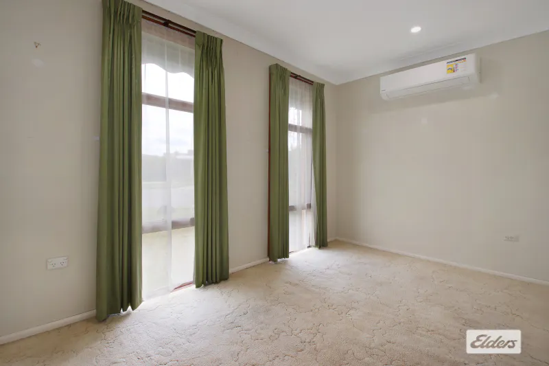430 Strang Place — photo 4 of 9
