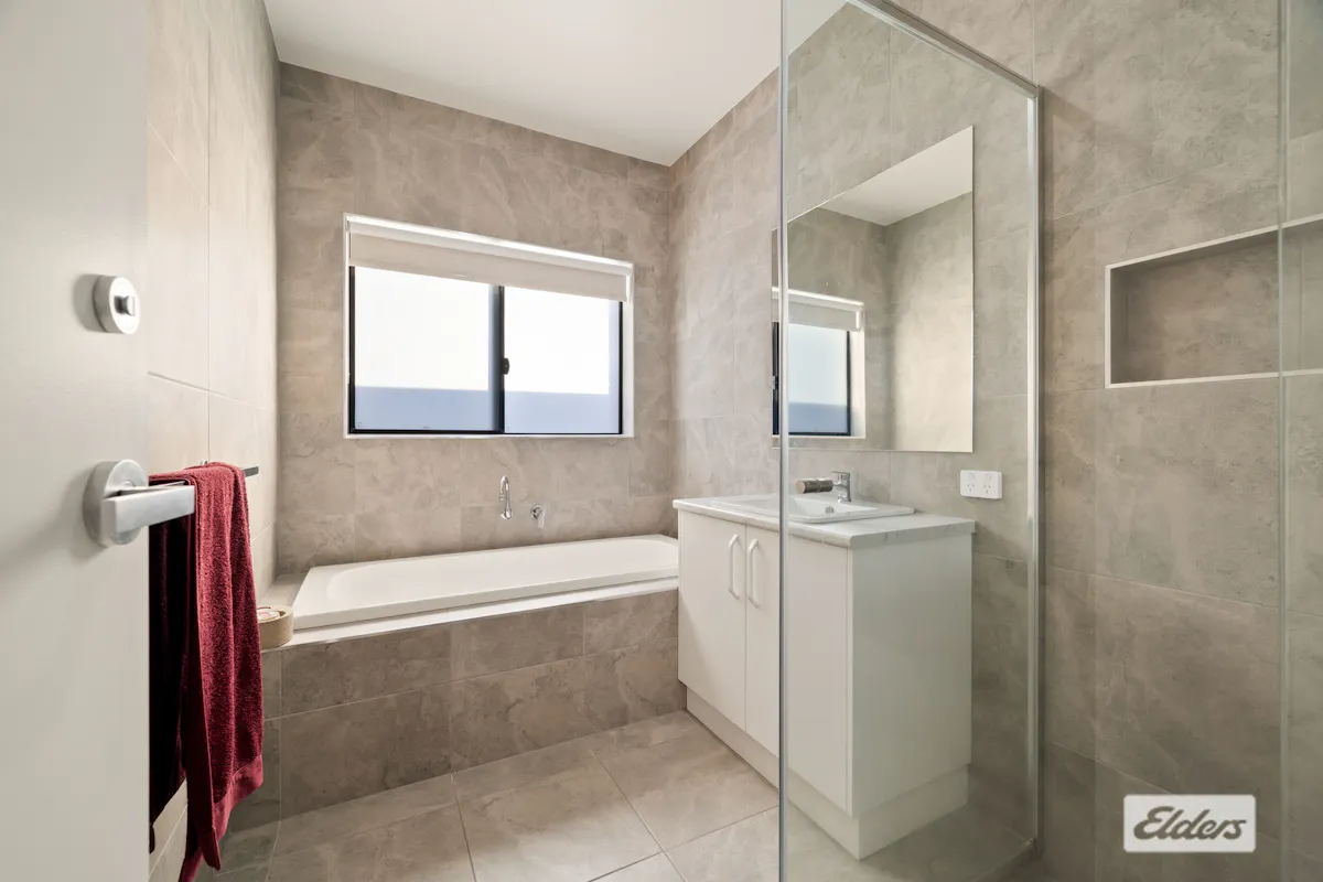 15 Birchall Crescent — photo 8 of 29