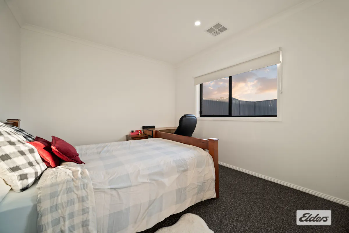 15 Birchall Crescent — photo 14 of 29