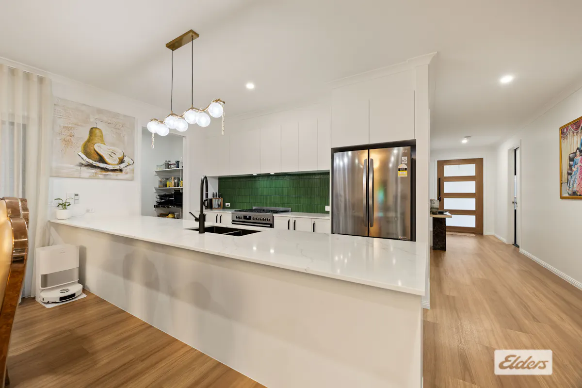 15 Birchall Crescent — photo 5 of 29