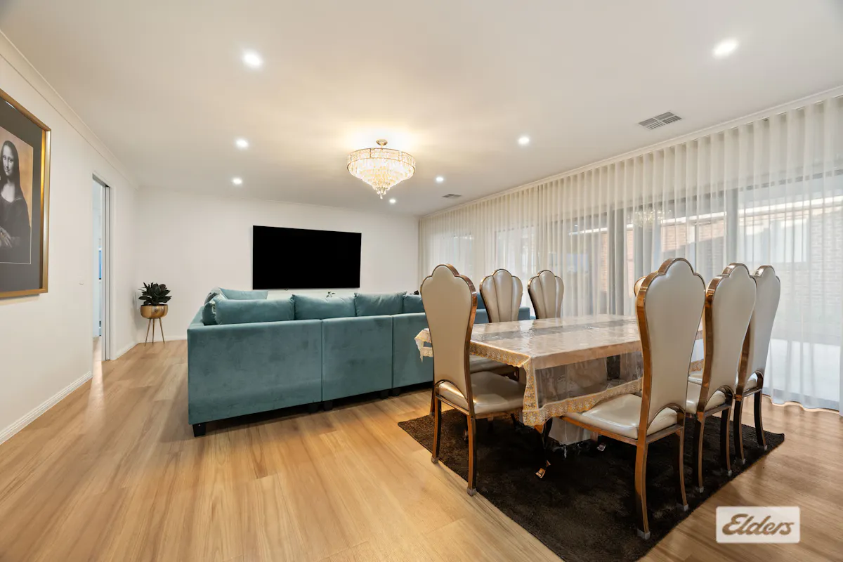 15 Birchall Crescent — photo 7 of 29