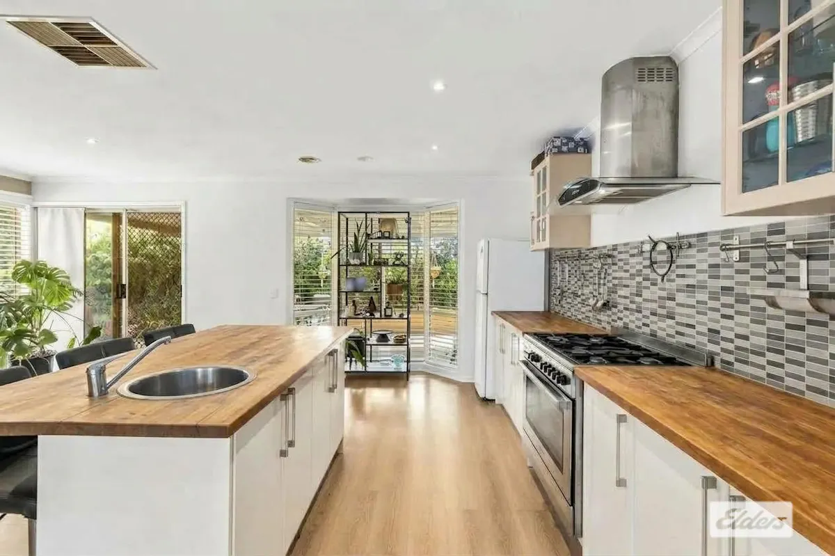 37 Azure Drive — photo 3 of 15