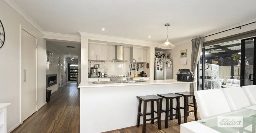 7 Gurney Crescent, Wodonga, VIC, 3690 - Image 3