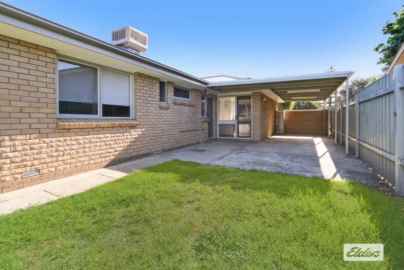 384 Dale Crescent — photo 7 of 8