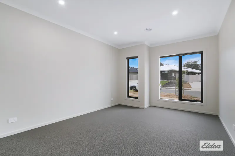 22 Treloar Street — photo 2 of 9