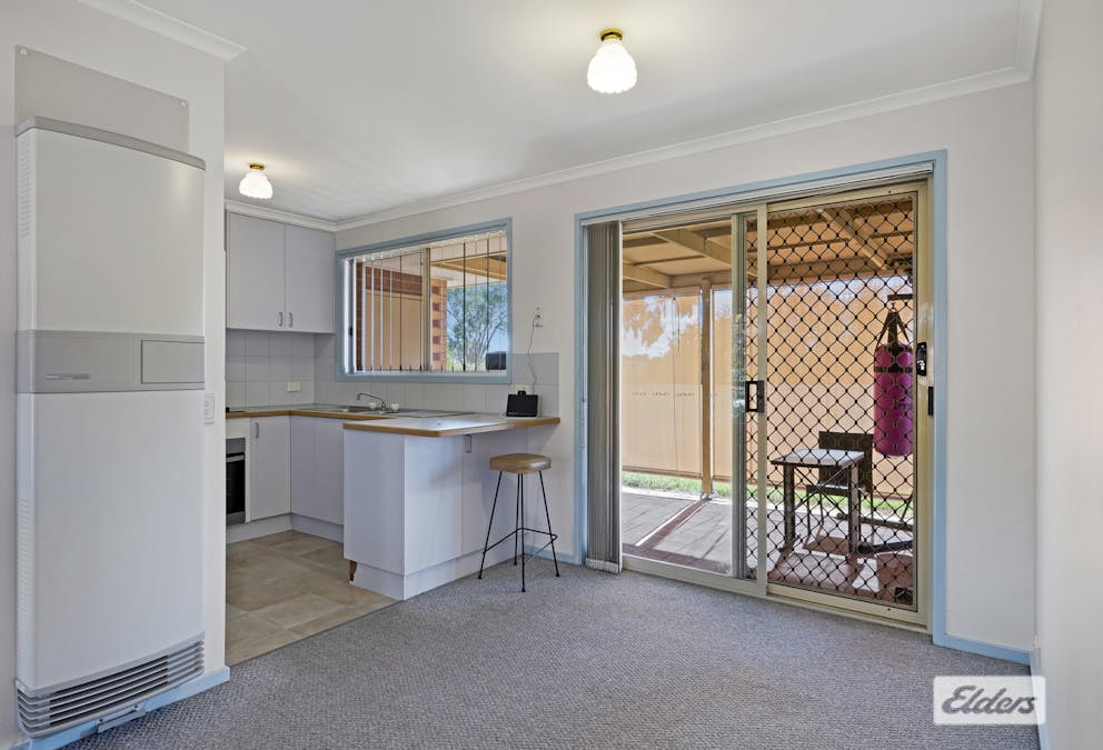 2/13 Billy Hughes Court, Wodonga, VIC, 3690 - Image 4
