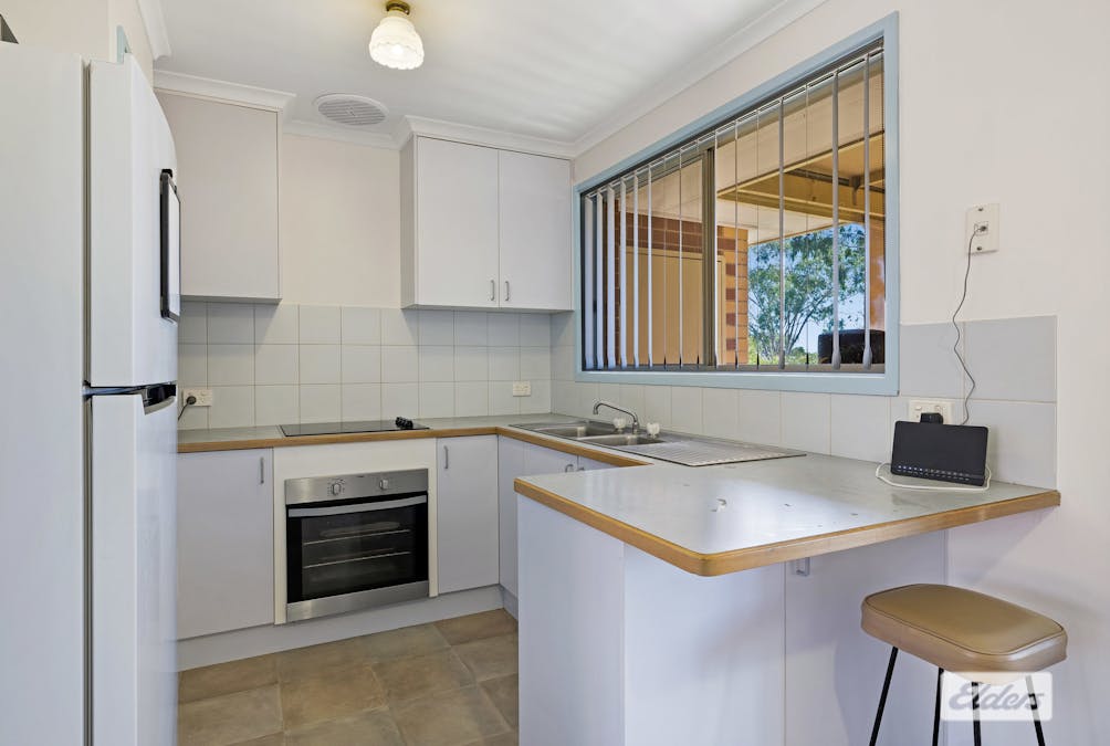 2/13 Billy Hughes Court, Wodonga, VIC, 3690 - Image 2