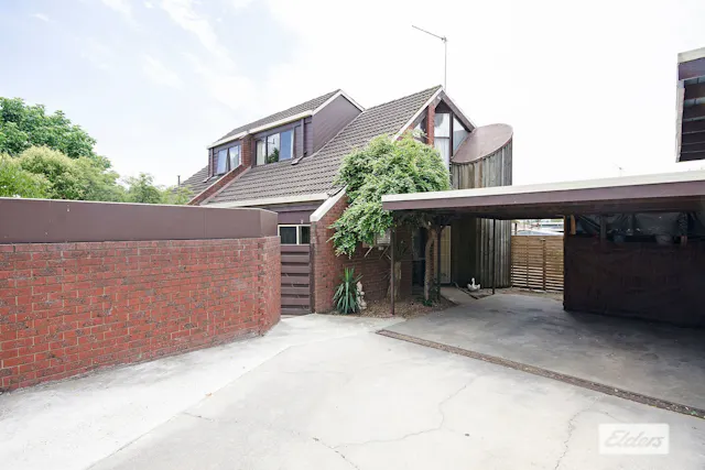 9/34 Lawrence Street — photo from Elders Real Estate Albury/Wodonga