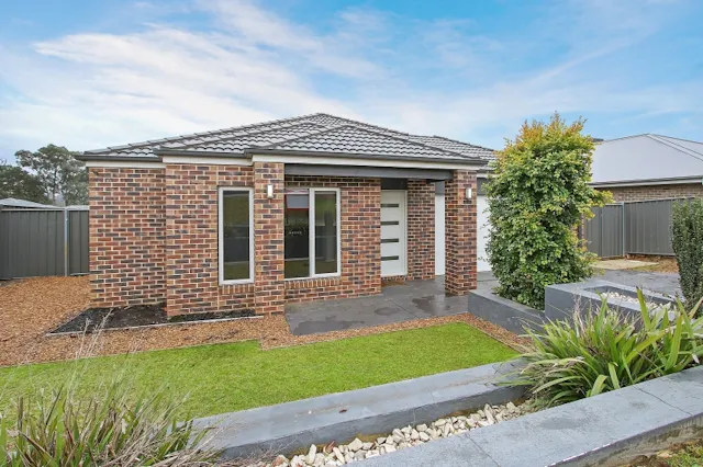 15 Gallagher Street — photo from Elders Real Estate Albury/Wodonga