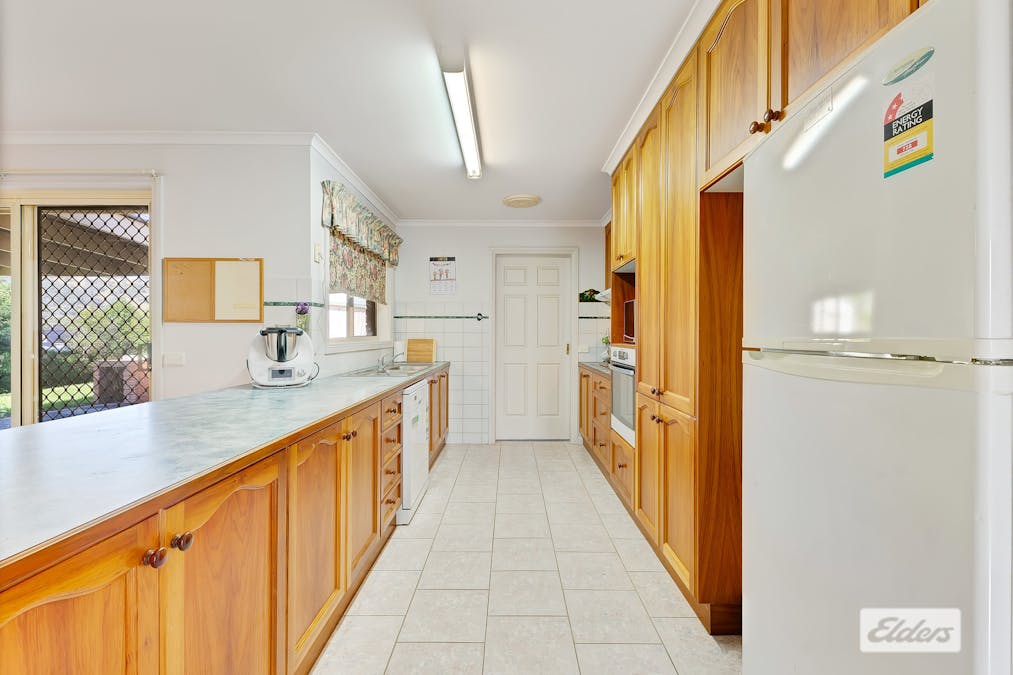 2 Canary Court, Wodonga, VIC, 3690 - Image 2