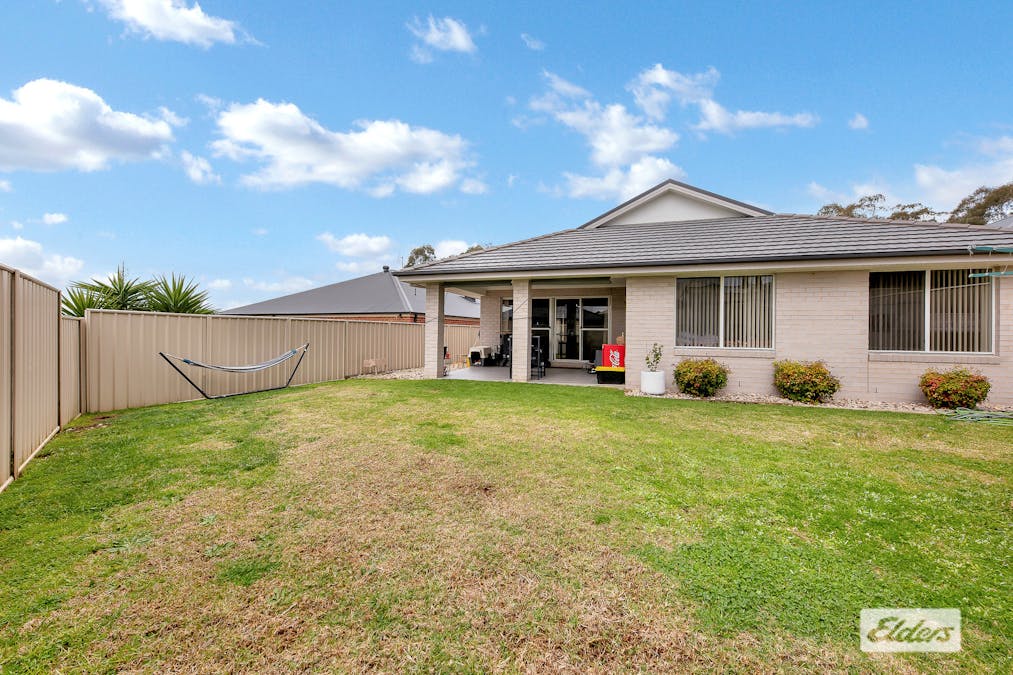 12 Burton Crescent, Wodonga, VIC, 3690 - Image 3