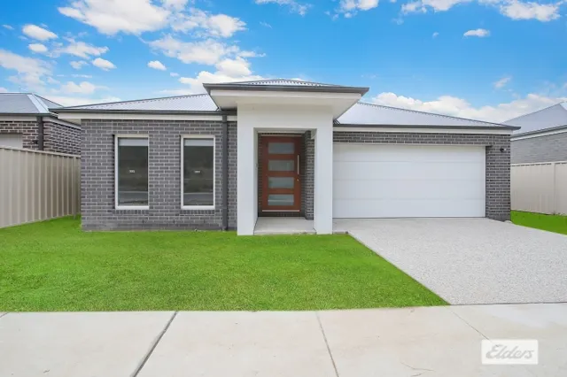 22 Dartnell Crescent — photo from Elders Real Estate Albury/Wodonga