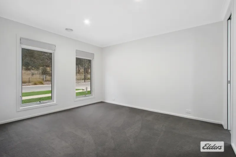 22 Dartnell Crescent — photo 5 of 9
