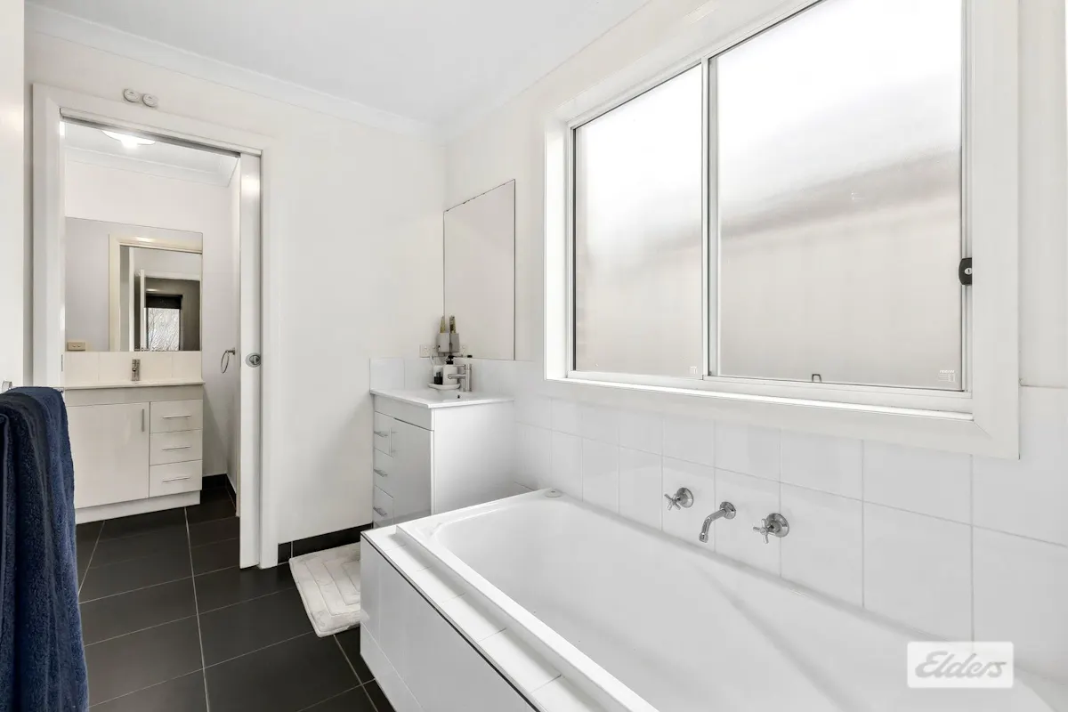 19 Sadlier Street — photo 8 of 11