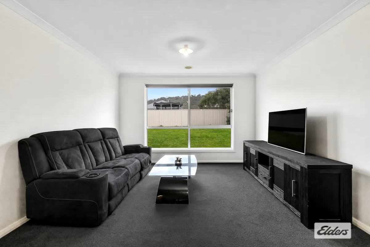 19 Sadlier Street — photo 5 of 11