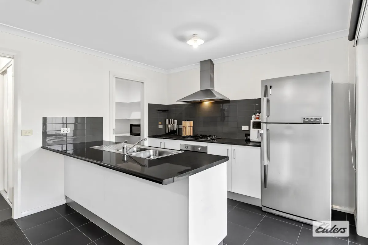 19 Sadlier Street — photo 2 of 11