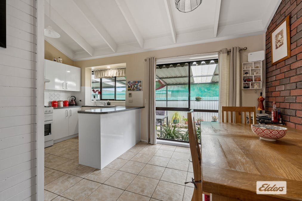 2/425 Bevan Street, Lavington, NSW, 2641 - Image 2