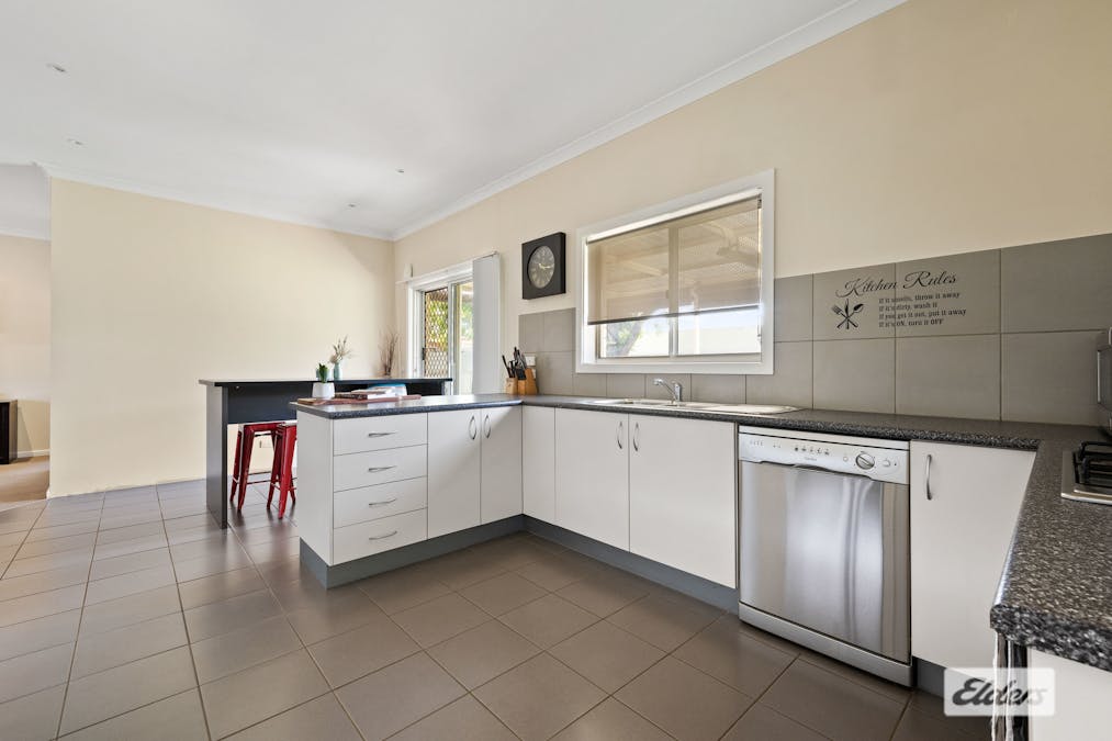 6 Lowanna Street, Wodonga, VIC, 3690 - Image 5