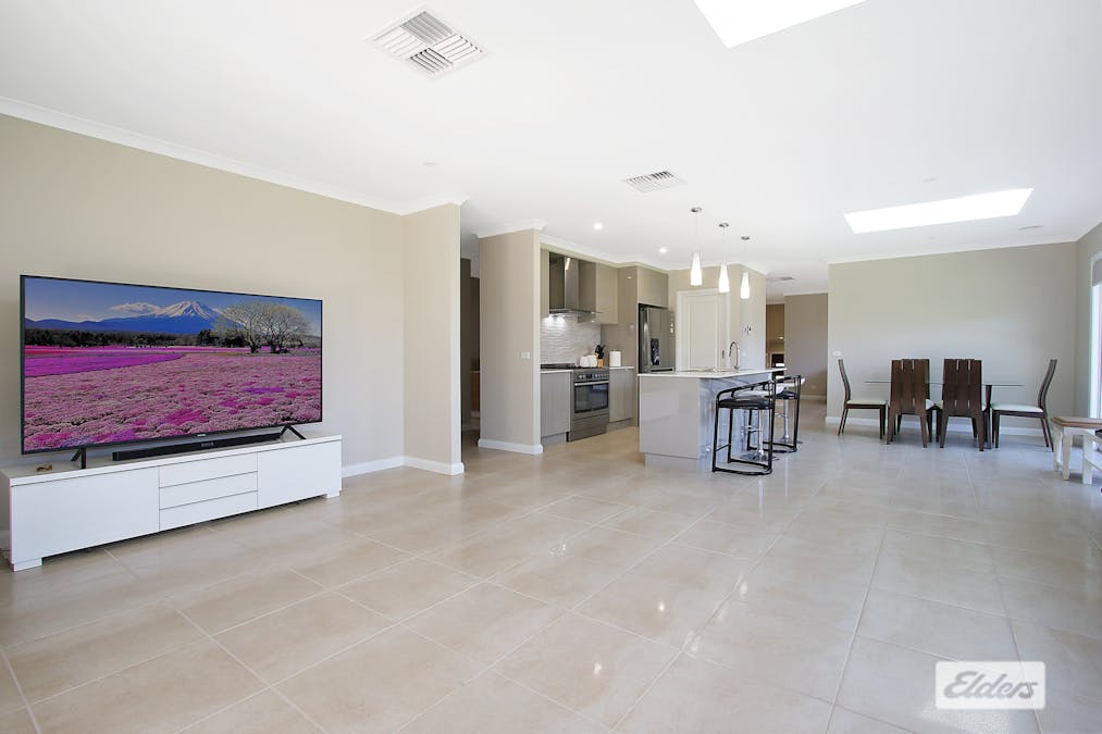 33 Brewer Street, West Wodonga, VIC, 3690 - Image 2