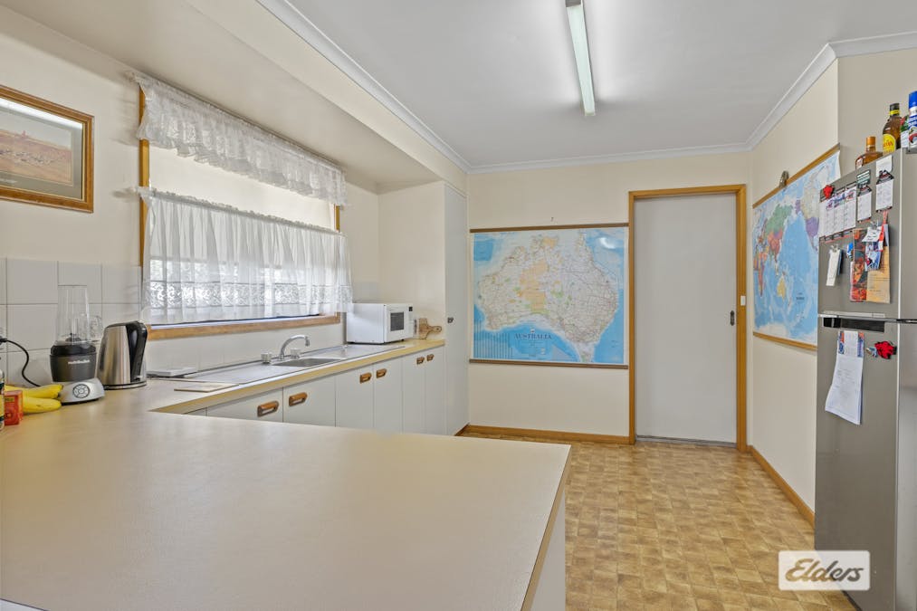 1&2/105 Hammer Street, Howlong, NSW, 2643 - Image 2