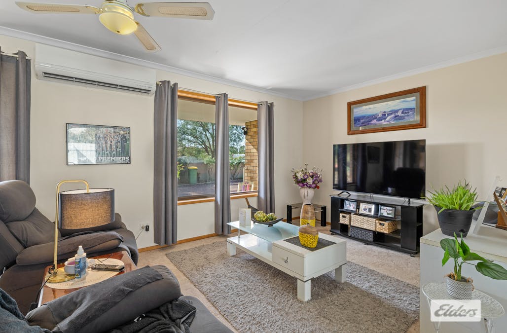 1&2/105 Hammer Street, Howlong, NSW, 2643 - Image 4