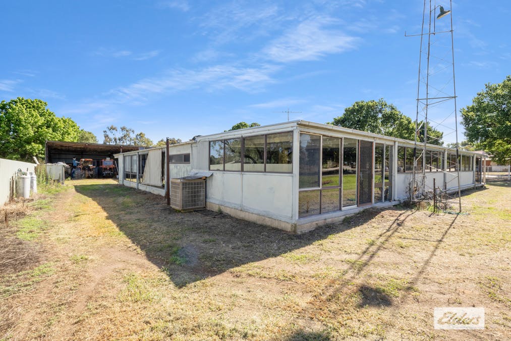 86 Sturt Street, Howlong, NSW, 2643 - Image 24