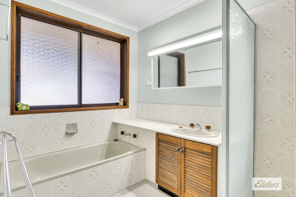 86 Sturt Street, Howlong, NSW, 2643 - Image 16