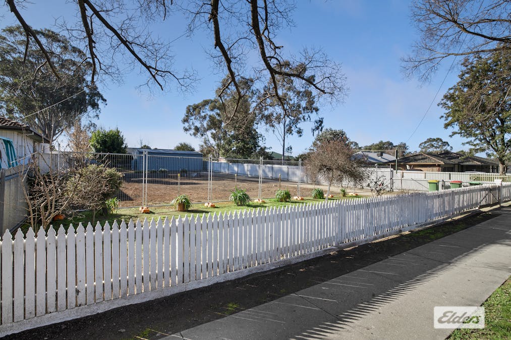 73 Hawkins Street, Howlong, NSW, 2643 - Image 2