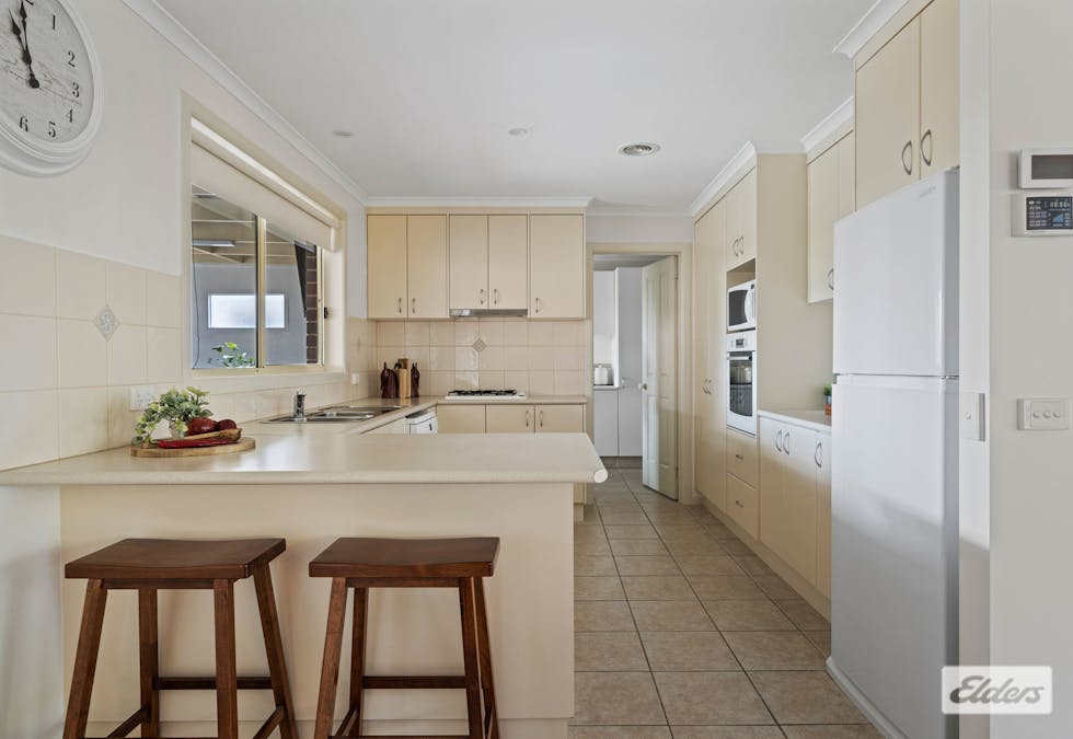 76 Barton Street, Wodonga, VIC, 3690 - Image 4