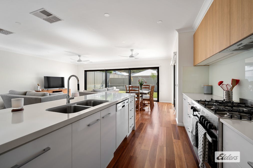 24 Jensen Crescent, Wodonga, VIC, 3690 - Image 3