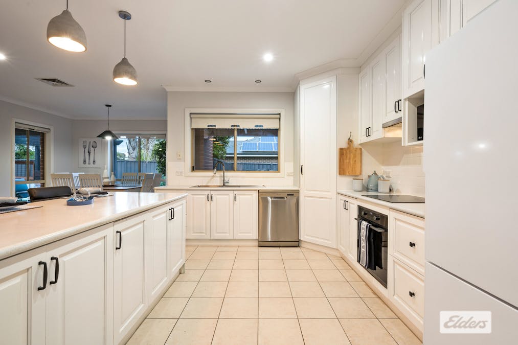 2 Emily Court, Howlong, NSW, 2643 - Image 2