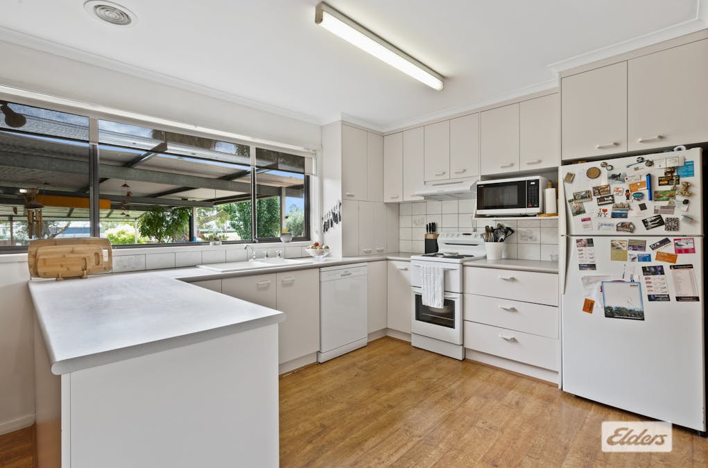 15 Pell Street, Howlong, NSW, 2643 - Image 3