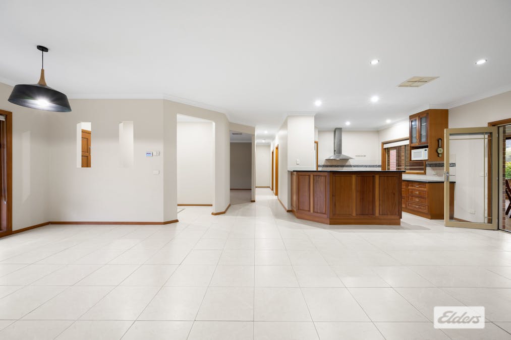 26 Jillamatong Drive, Staghorn Flat, VIC, 3691 - Image 4